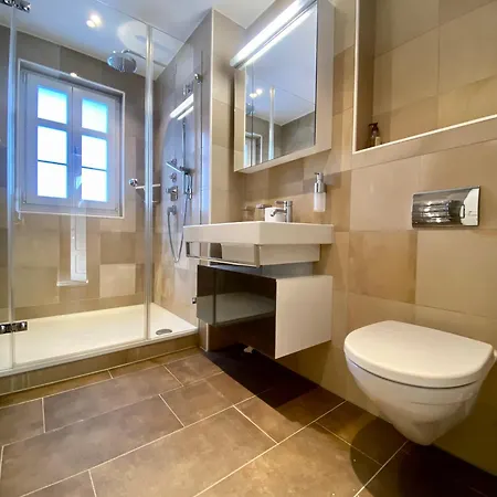 Palace Apartment *