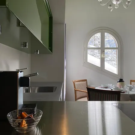 Apartment Palace *